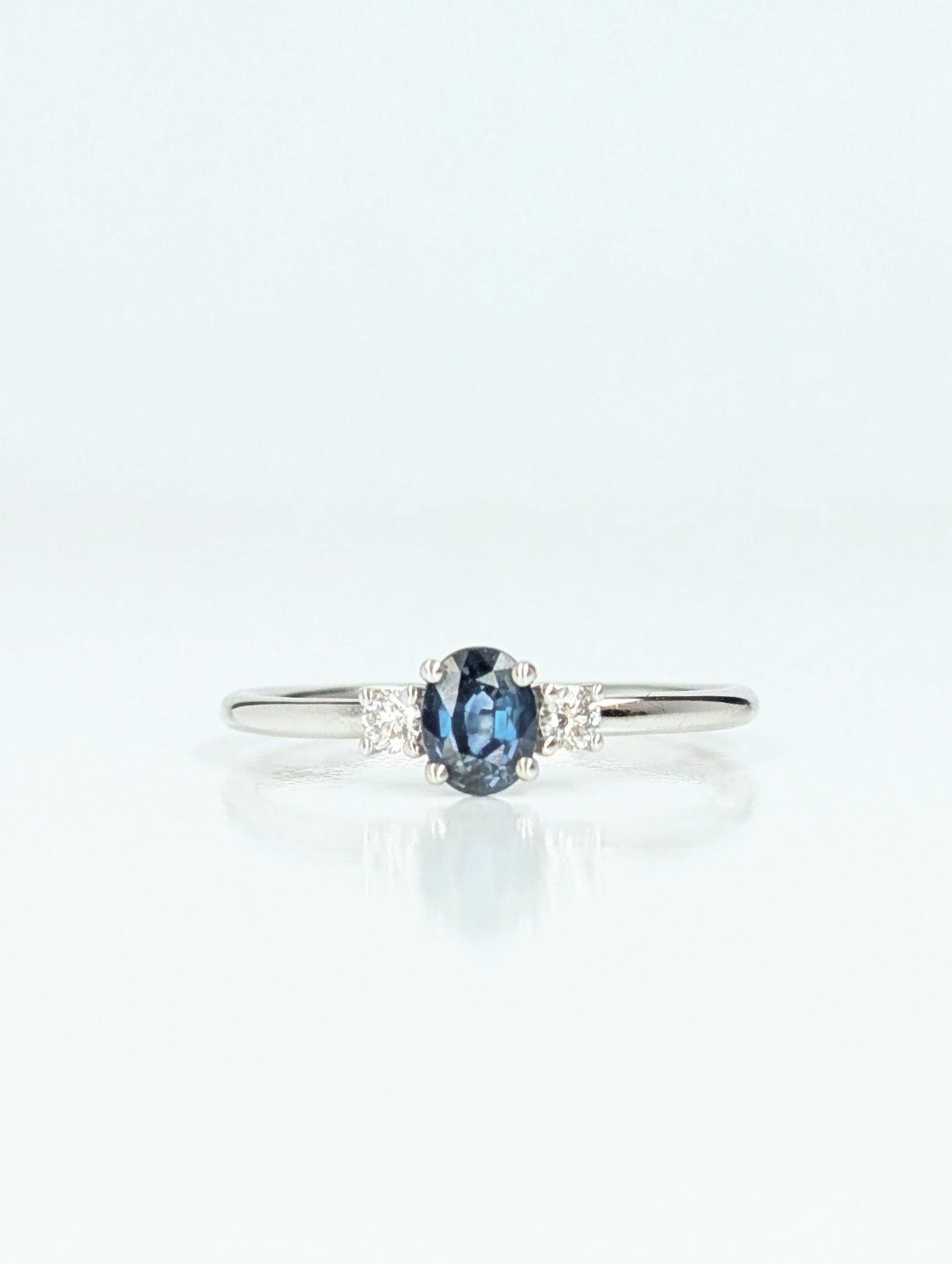 Bague Coquette trio - Saphir bleu et diamants