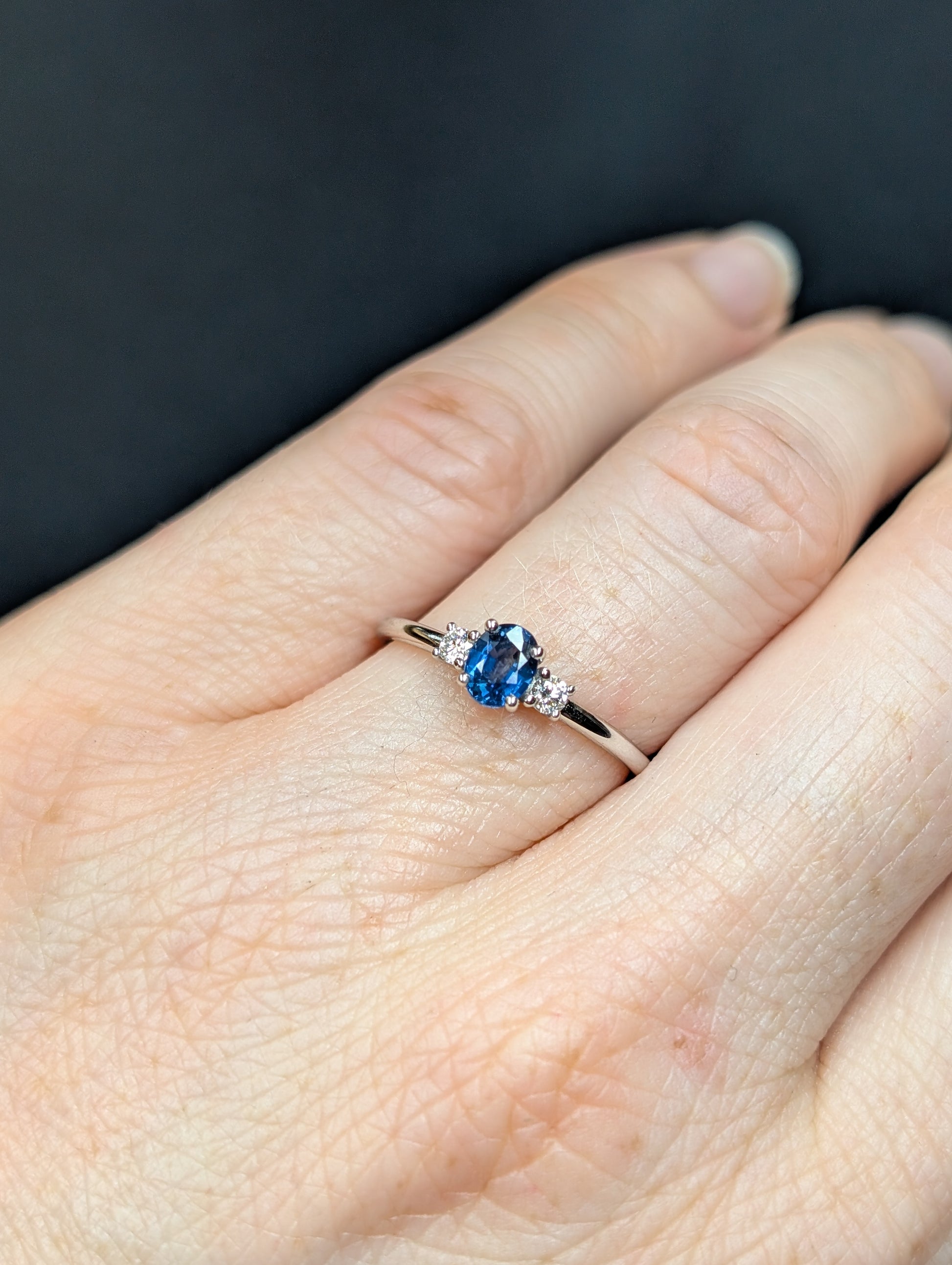 Bague Coquette trio - Saphir bleu et diamants