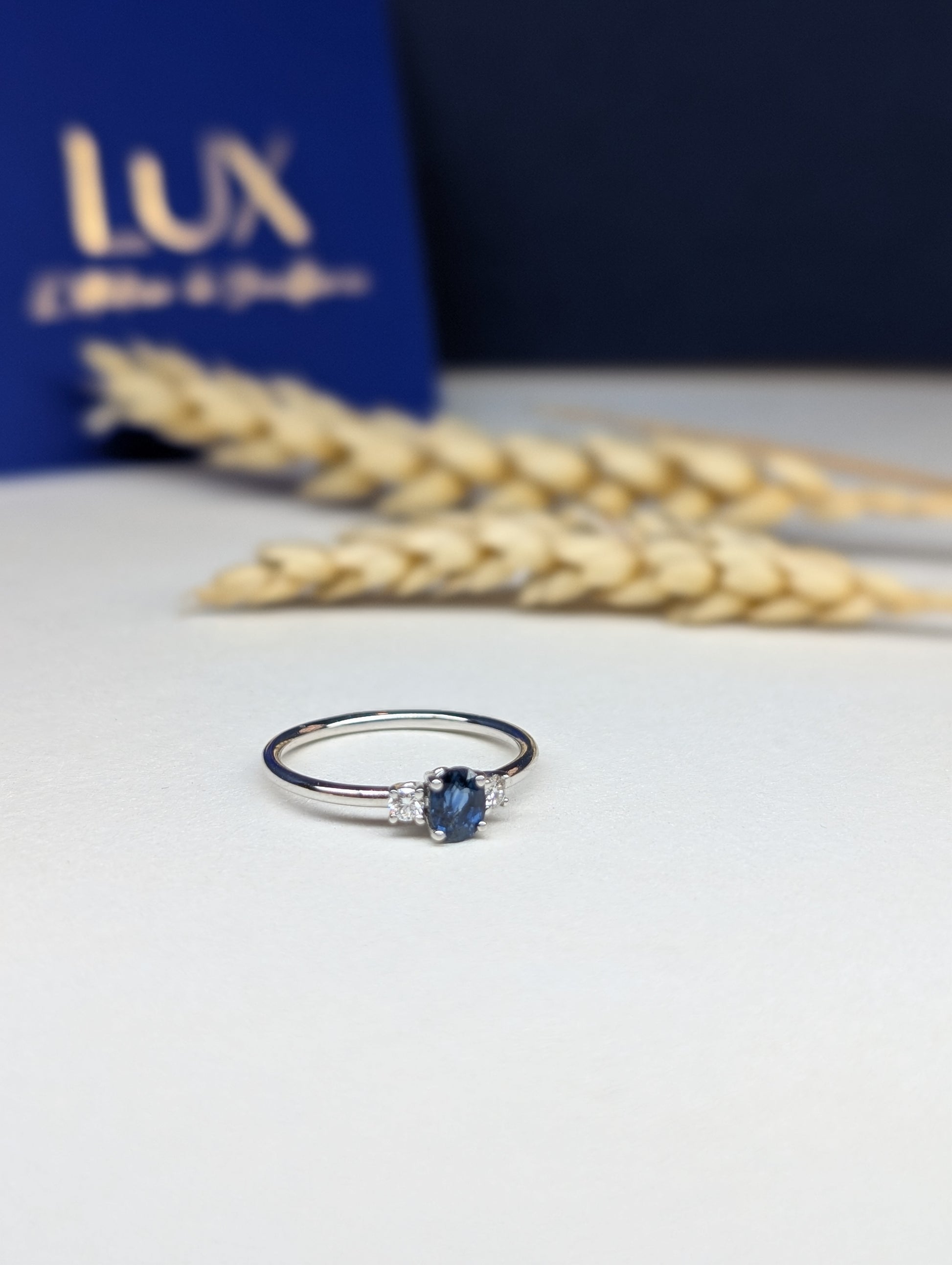 Bague Coquette trio - Saphir bleu et diamants